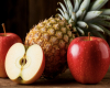 Alma və ananas dişlərin təbii ağarmasına kömək edir