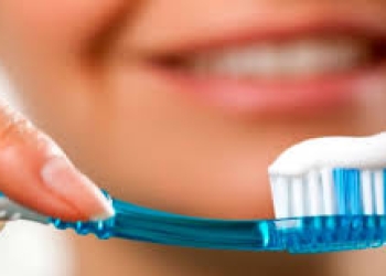 Dişlərimizi fırçalayarkən hansı səhvləri edirik?