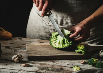 Kişilərin sağlamlığı üçün ən faydalı 12 qida açıqlandı