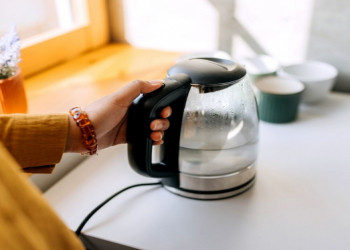 Çaydanın əlpli suyundan istifadə sağlamlıq üçün təhlükəlidir