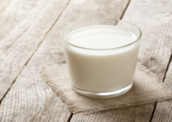 Bitki mənşəli süd yalnız təbii tərkibli olduqda faydalıdır