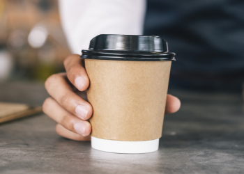 Birdəfəlik qəhvə stəkanları barədə suallar: mütəxəssis nəyi açıqladı?