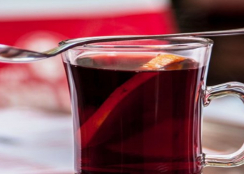 Soyuq havada bədəni isidən ən faydalı içkilər açıqlandı