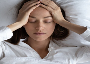 Səhər başlayan baş ağrıları bu xəstəliyin əlaməti ola bilər