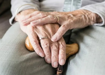 Dərinin gəncliyinin beş əsas "düşməni" hansılardır?