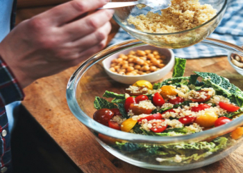 Salatı necə faydalı və balanslı etmək olar?