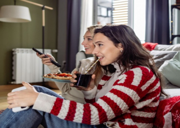 Stomatoloq bayram süfrəsində dişlərin rəngini pozan məhsulları açıqladı