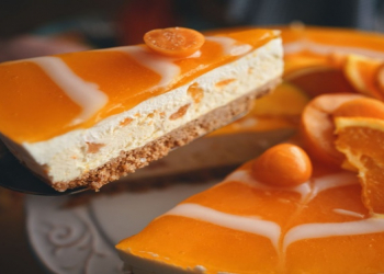 Sobada bişirmədən hazırlanmış sadə Yeni il deserti