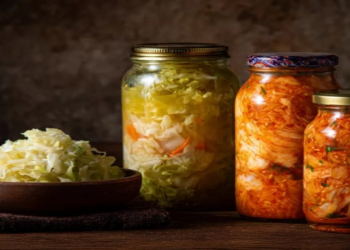 Kimçi yoxsa turşu kələm — hansının faydası daha çoxdur?