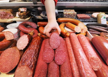 Kolbasa və sosiskalar nəyə görə sağlıqsız hesab olunur?
