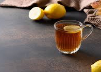 Limonu çayla birlikdə içmək diş minasına zərər verə bilər