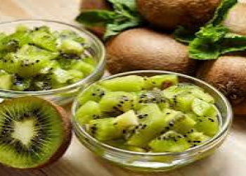 Kivi orqanizmin dəmirlə təminatında və dəri sağlamlığında əvəzsizdir