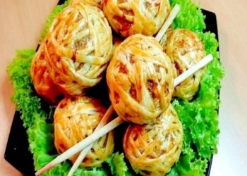 Qat-qat xəmirdə ət kürəcikləri: sadə və fərqli dad