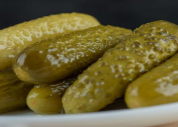 Duzlu xiyar arıqlamağa kömək edirmi?