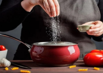 Yeməkləri nə vaxt duzlamaq daha dadlı nəticə verir?