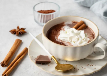 Kakao və isti şokolad təzyiqə necə təsir edir?