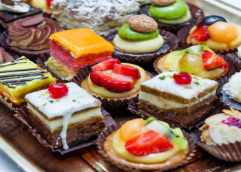 Yuxu və aclıq: Niyə gecə yuxusuzluğu şəkər həvəsini artırır?