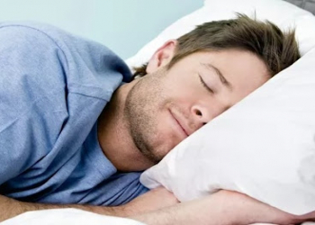 Uşaqlıqdan tanış “qucaqlanma” effekti yuxunu sürətləndirir