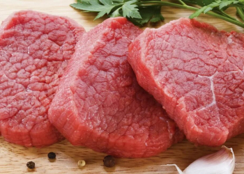 Qırmızı ət niyə rasiondan tam çıxarılmamalıdır: sağlamlığa 5 faydalı səbəb