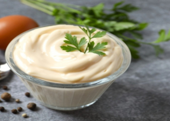 Xama ilə mayonez arasında hansı daha kalorilidir?