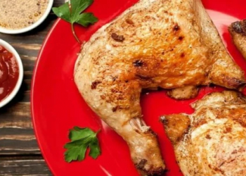 Kefirlə marinalanmış toyuğun inanılmaz dadı