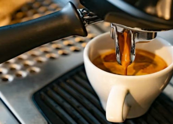 Enerji gətirən ən yaxşı içkilər və məhsullar