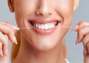 Dişlərdən sarı ləkələri təmizləməyin 5 təbii yolu