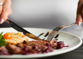 Yeməyi yavaş yemək çəkiyə nəzarəti asanlaşdıra bilər