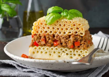 Yunan mətbəxinin iki məşhur yeməyi: Pastitsio və musaka arasında əsas fərqlər