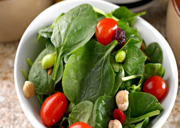 Nəyə görə menyumuza ispanağı daxil etməliyik?