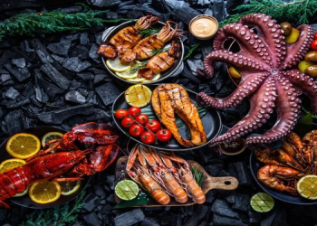 Dəniz məhsullarını çiy halda yeməyin