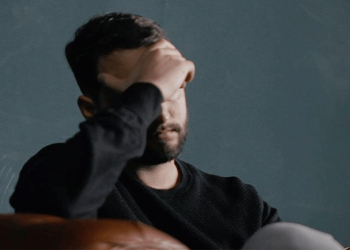 Yaz mövsümündə baş ağrılarının artmasının səbəbləri açıqlandı