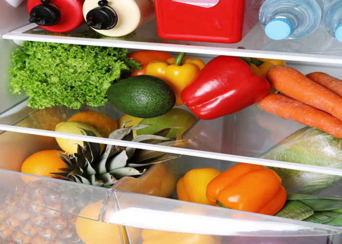 Meyvə və tərəvəzləri soyuducuya qoymazdan əvvəl yumaq lazımdır?