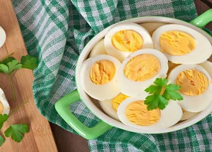 Yaşlı insanlar niyə səhər yeməyində yumurta yeməlidirlər?