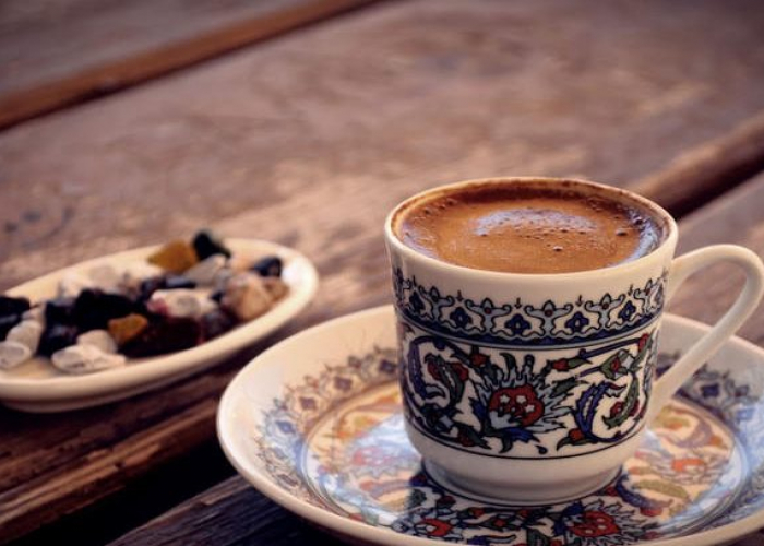 Həkim bəzi insanlara qəhvədən uzaq durmağı tövsiyə edib